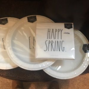 Rae Dunn  new in pkg Luncheon plates &napkins firm